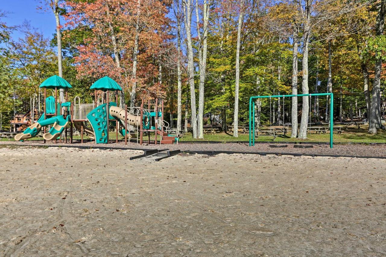 Bear Den Rustic Pocono Lake Home With Game Room! Екстериор снимка