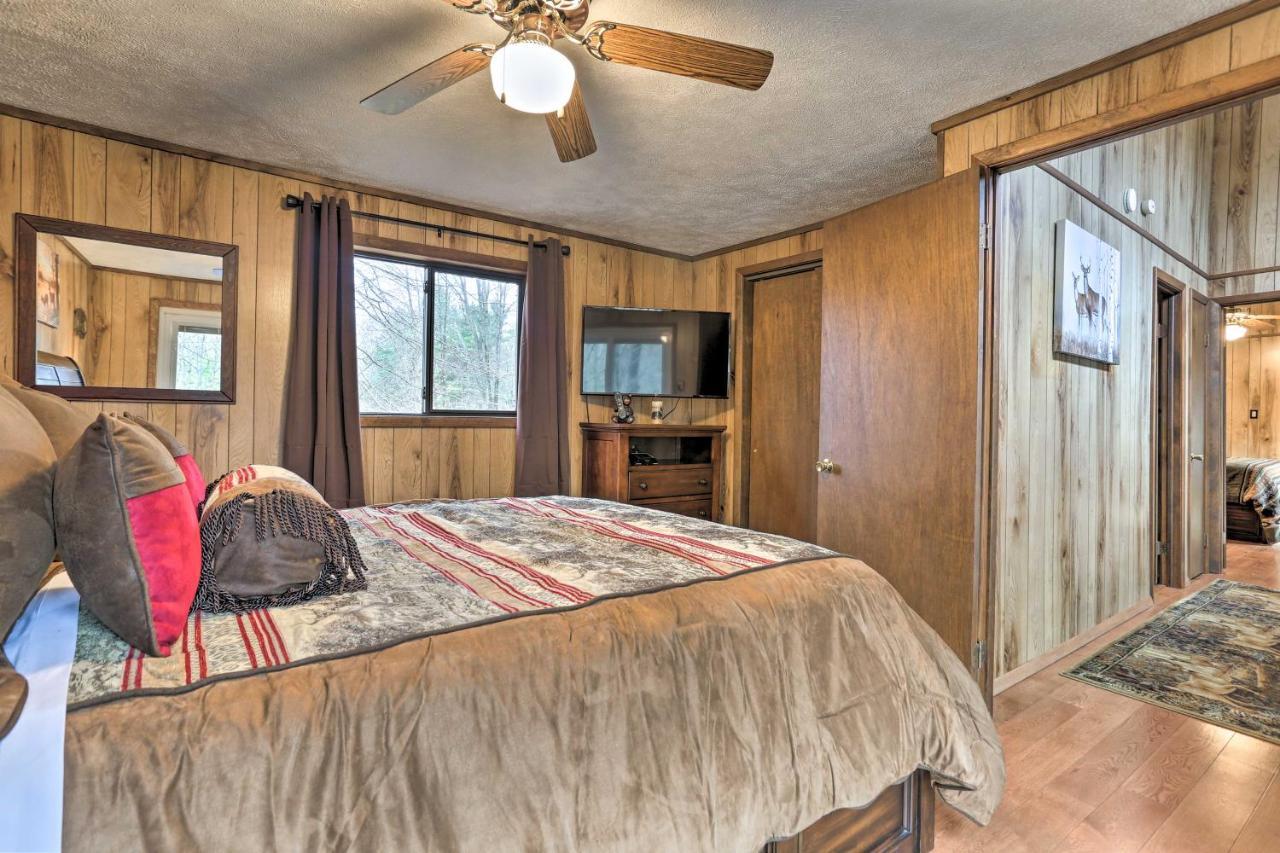 Bear Den Rustic Pocono Lake Home With Game Room! Екстериор снимка